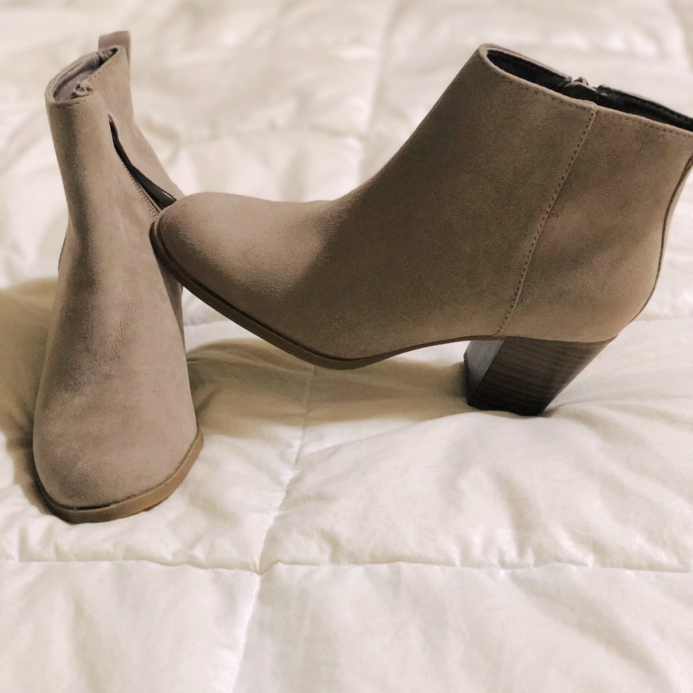 Suede old navy booties 👢🍂🍁